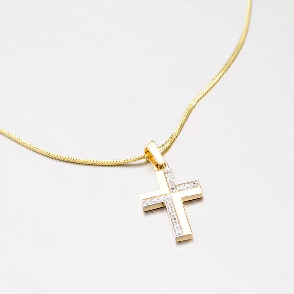 Zlatý prívesok v tvare kríža so zirkónmi 43-21344