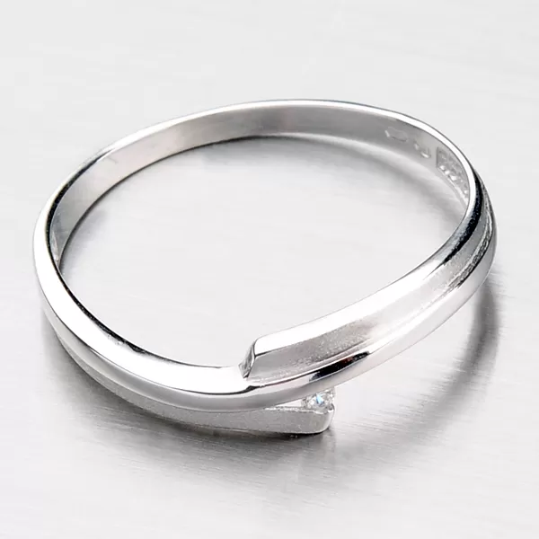 Zlatý prsteň s lesklou a matnou povrchovou úpravou DZ2000-B