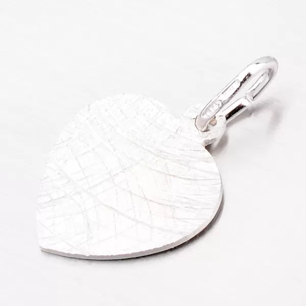 Prívesok zo striebra v tvare srdca M5000GEN-02