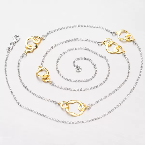 Strieborný náhrdelník s pozlátenými ozdobami N1500339-0331-SLX