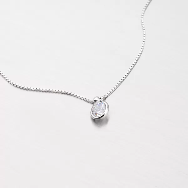 Náhrdelník s okrúhlym zirkónom M3014B