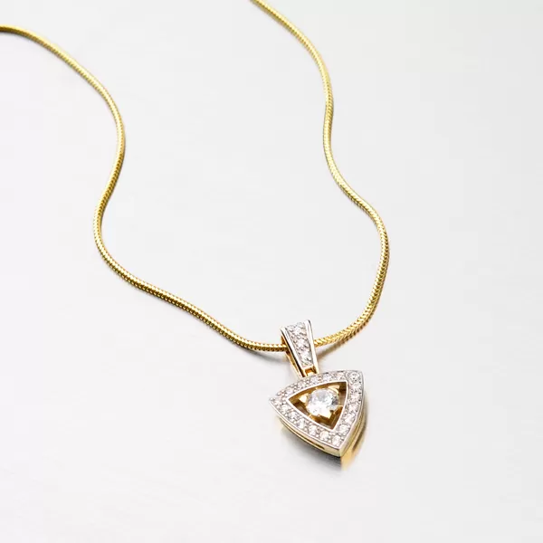 Prívesok zo žltého zlata so zirkónmi DZ1991ZL