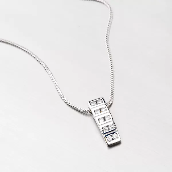 Prívesok so zirkónmi DZ2058B