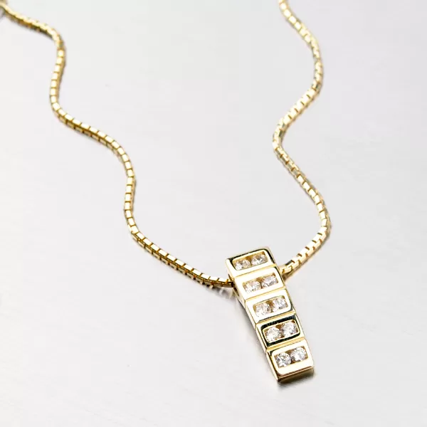 Prívesok so zirkónmi DZ2058ZL