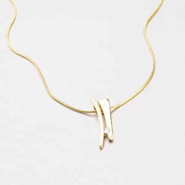 Elegantný prívesok zo žltého zlata DZ1702ZL