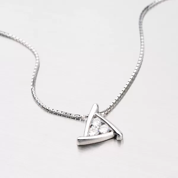 Prívesok z bieleho zlata DZ1926B