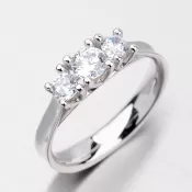 Elegantný zlatý prsteň so zirkónmi DZ1924B