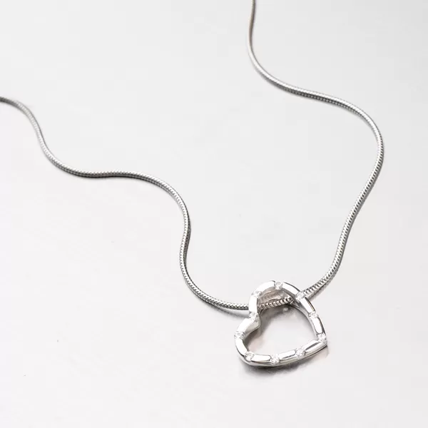 Srdiečko so zirkónmi DZ1941B