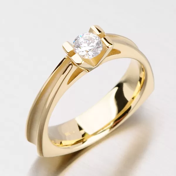 Krásny prsteň so zirkónmi DZ1992ZL