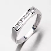 Zlatý prsteň so zirkónmi DZ1863B