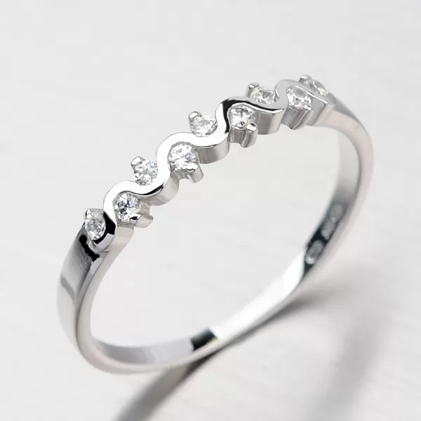 Krásny prsteň so zirkónmi DZ2086B