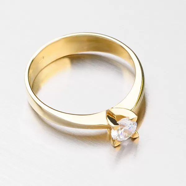 Krásny dámsky prsteň zo zlata DZ1895ZL