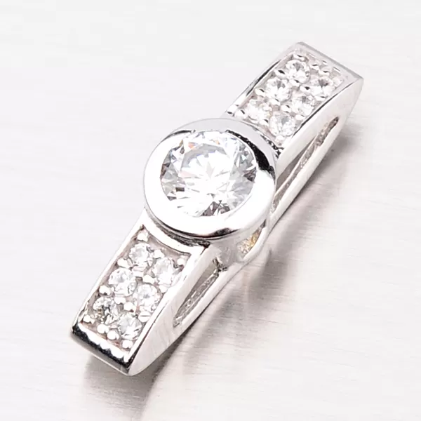 Strieborný prívesok so zirkónmi ORT1-P