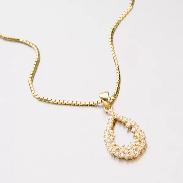 Zlatý prívesok so zirkónmi 142-1020