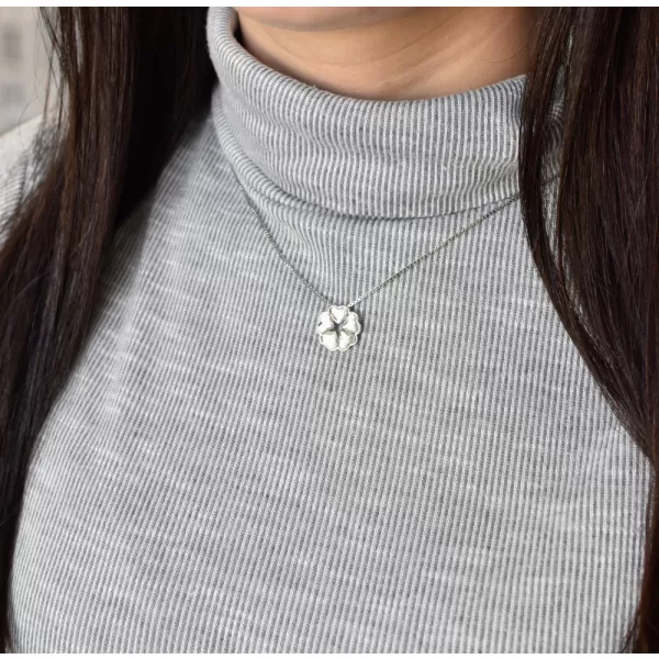 Strieborný prívesok s kryštálmi Swarovski biele srdce 34234.1