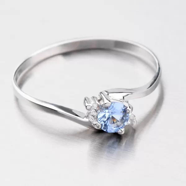 Prsteň s svetlo modrý zirkón 356-0106SM