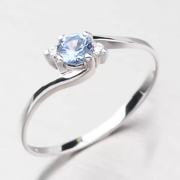 Prsteň s svetlo modrý zirkón 356-0106SM