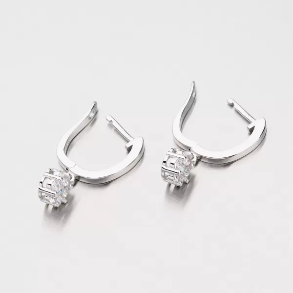 Visiace náušnice so zirkónmi v tvare kvetu EXX07170578