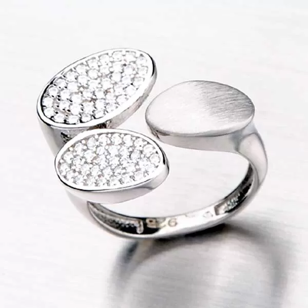 Strieborný prsteň so zirkónmi HK-5000-OKS