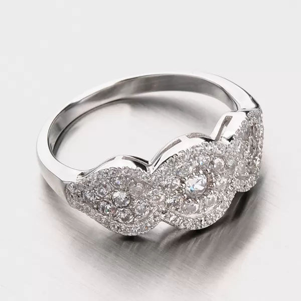 Strieborný prsteň so zirkónmi RXX04180324