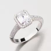 Strieborný prsteň so zirkónmi RXX04180319