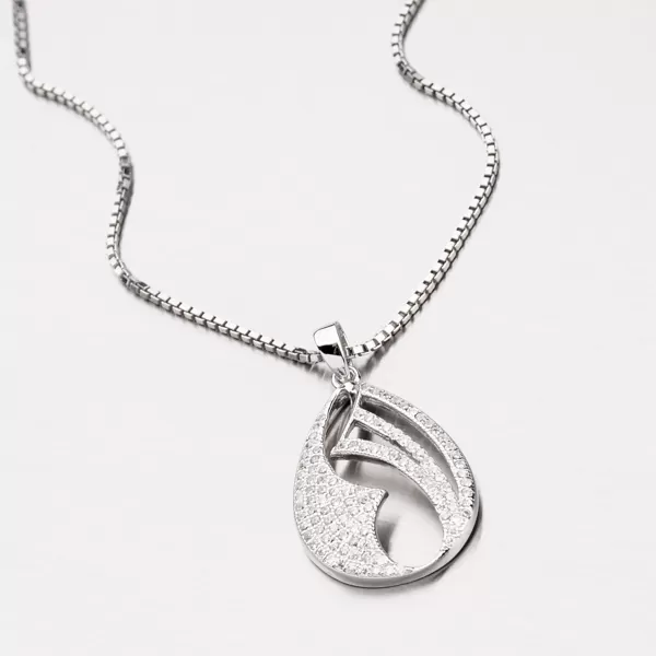 Strieborný prívesok so zirkónmi PXX02130689