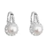 Strieborné náušnice visiace s bielou riečnou perlou 21047.1