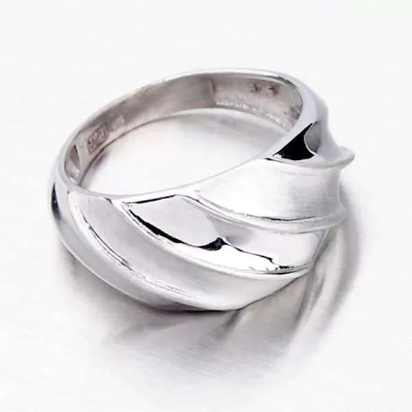 Strieborný prsteň BY-026-OKS