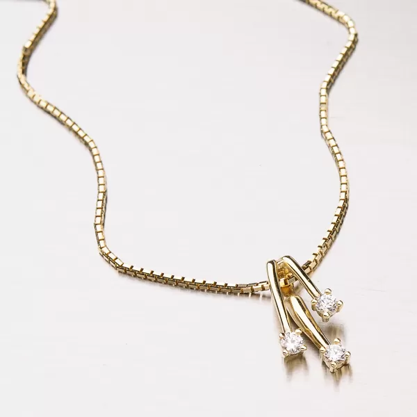 Zlatý prívesok so zirkónmi GZ2077