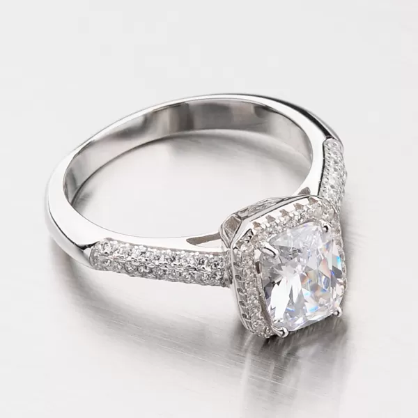 Strieborný prsteň so zirkónmi RXX04180319