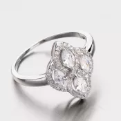 Žiarivý strieborný prsteň so zirkónmi RXX02130298