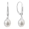 Strieborné náušnice visiace s bielou riečnou perlou 21059.1