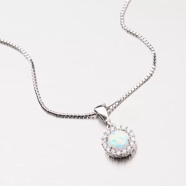 Prívesok s opálom z bieleho zlata 13-235