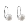 Strieborné náušnice visiace s bielou riečnou perlou 21009.1