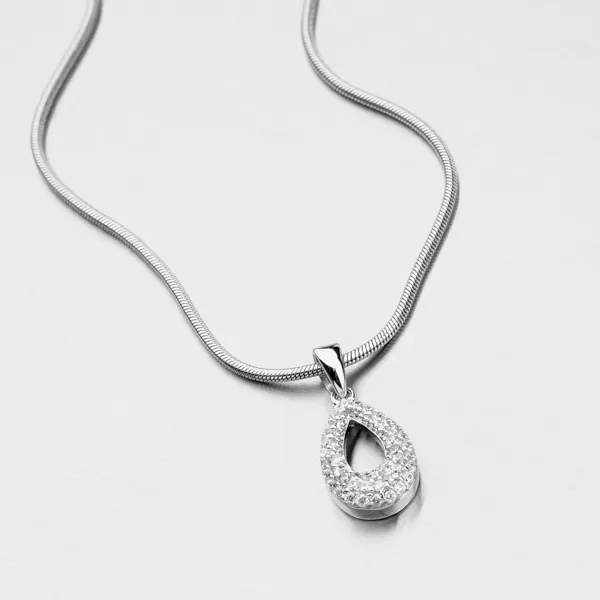 Strieborný prívesok so zirkónmi AP436