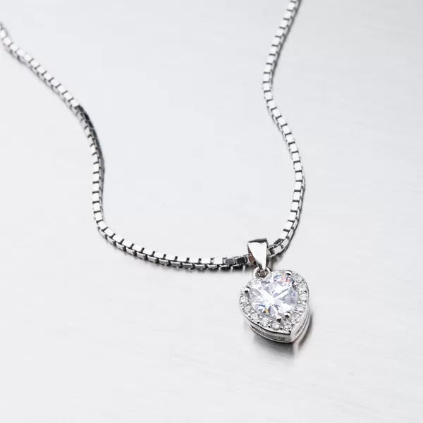 Strieborné srdce so zirkónmi HST-13266