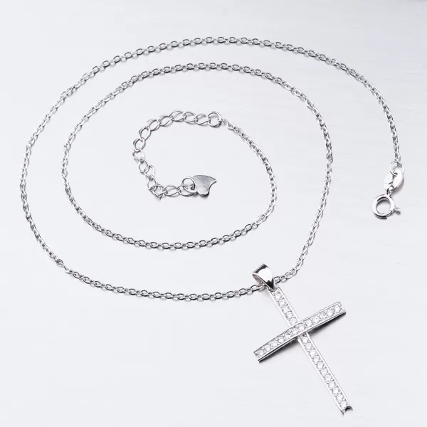 Strieborný náhrdelník s krížikom SST-15979