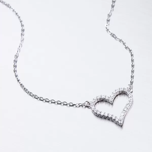 Strieborný náhrdelník so zirkónmi SST-15878