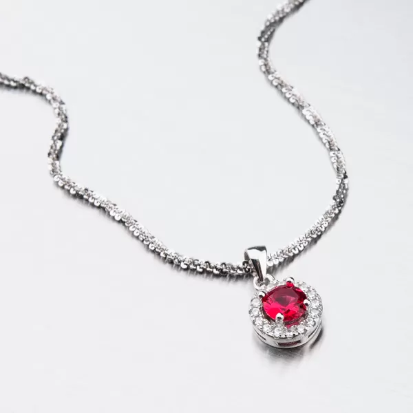Strieborný prívesok s rubínom HST-13257
