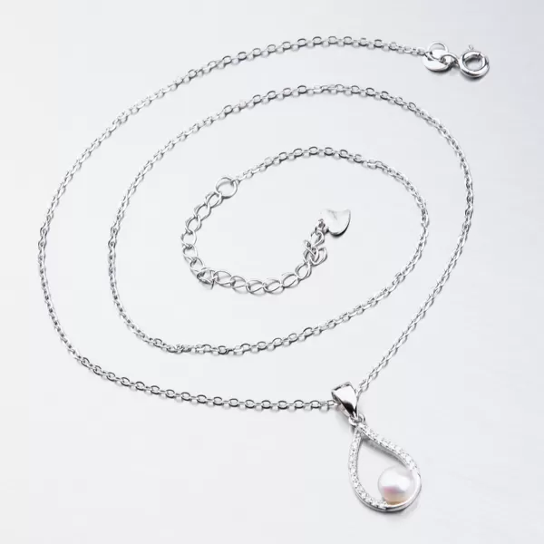Strieborný náhrdelník s perlou SST-15984