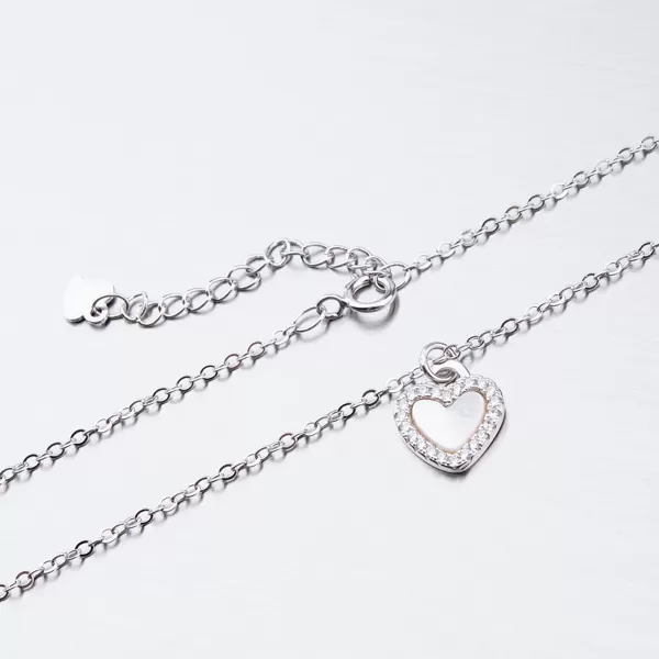 Strieborný náhrdelník so zirkónmi SST-151106