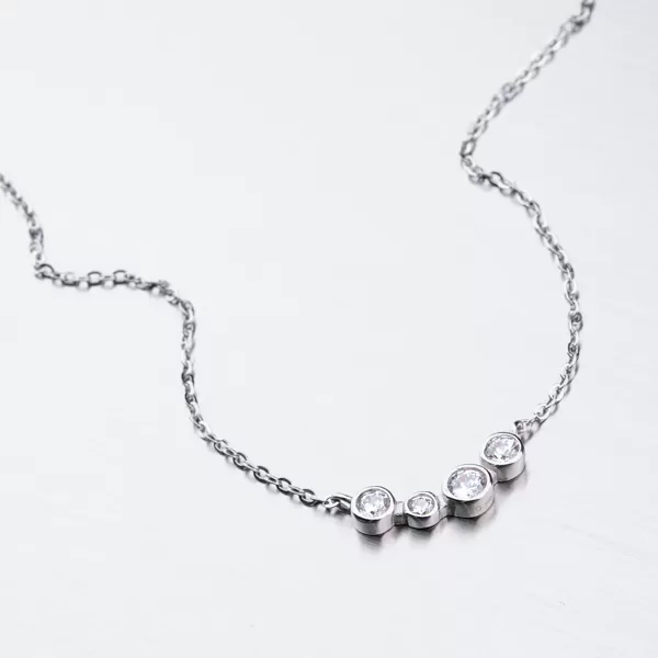 Strieborný náhrdelník so zirkónmi SST-15101
