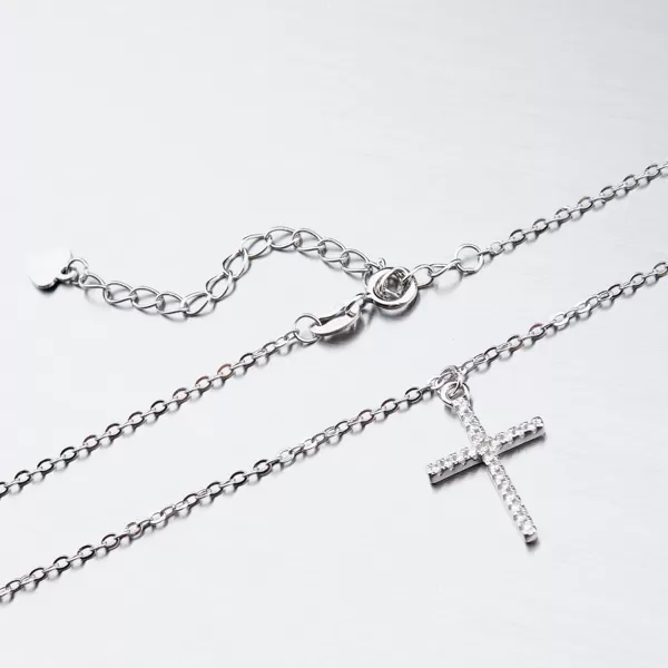 Strieborný náhrdelník s krížikom SST-15849