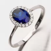 Prsteň so zafírom a zirkónmi 11-207