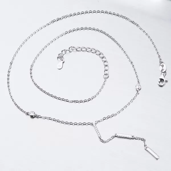 Strieborný náhrdelník so zirkónmi SST-15988