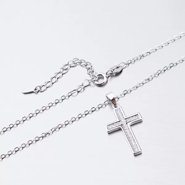 Strieborný náhrdelník s krížikom SST-151033