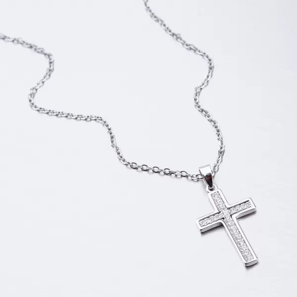 Strieborný náhrdelník s krížikom SST-151033
