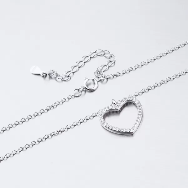 Strieborný náhrdelník so zirkónmi SST-15886