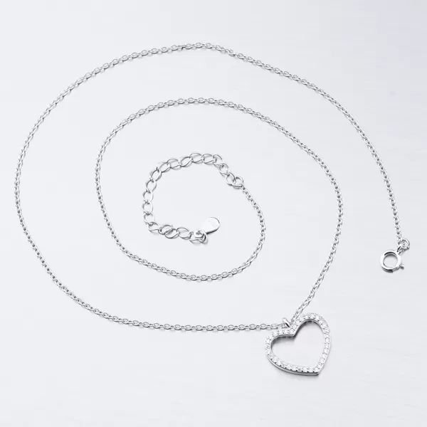 Strieborný náhrdelník so zirkónmi SST-15886