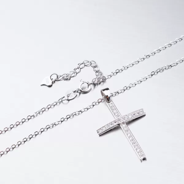 Strieborný náhrdelník s krížikom SST-15979